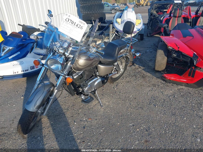 1HFSC43072A204624 2002 HONDA VT photo no. 2
