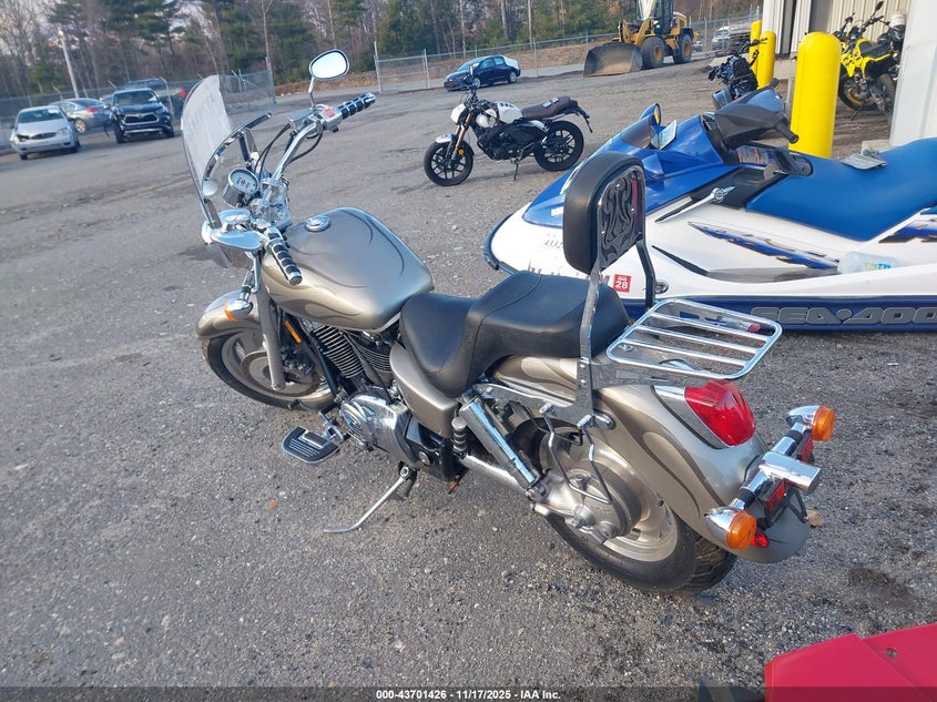 1HFSC43072A204624 2002 HONDA VT photo no. 3