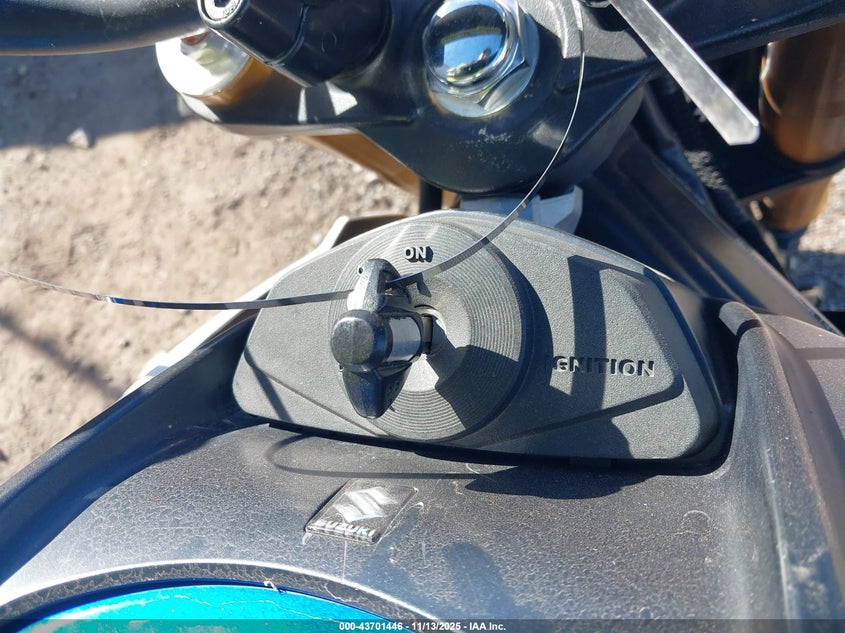 2015 Suzuki Gsx-S750 VIN: JS1GR7NA7F2101106 Lot: 43701446