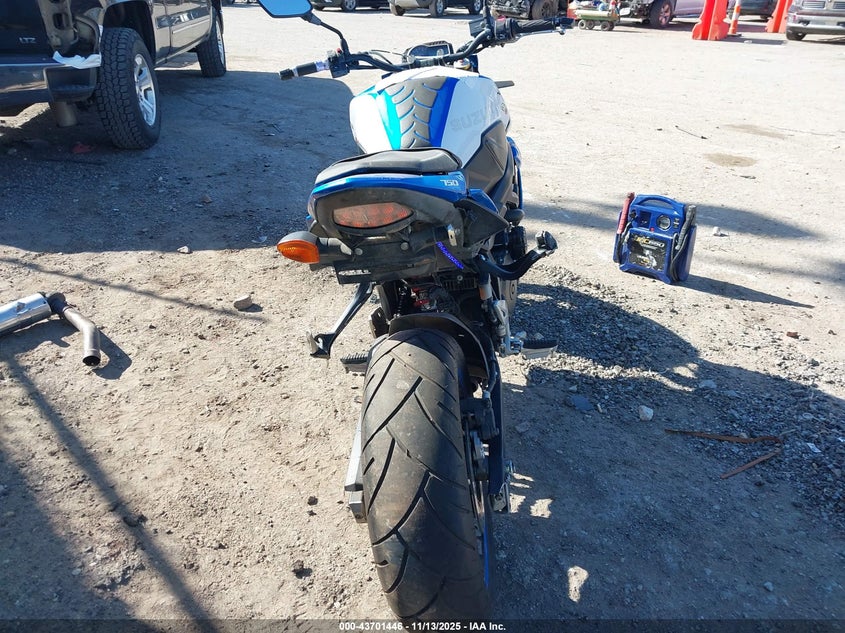 2015 Suzuki Gsx-S750 VIN: JS1GR7NA7F2101106 Lot: 43701446