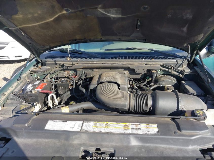 2000 Ford Expedition Xlt VIN: 1FMRU1564YLC44402 Lot: 43701514