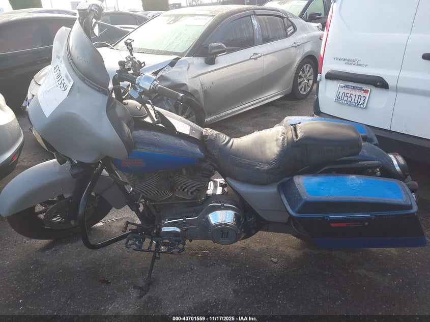 2004 Harley-Davidson Flhtci VIN: 1HD1FFW3X4Y618150 Lot: 43701559