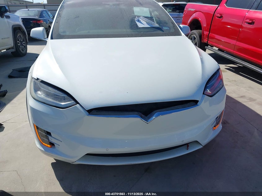 2016 Tesla Model X 60D/70D/75D/90D VIN: 5YJXCAE21GF002129 Lot: 43701563