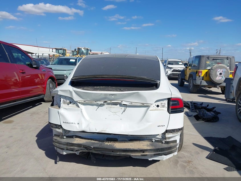 2016 Tesla Model X 60D/70D/75D/90D VIN: 5YJXCAE21GF002129 Lot: 43701563