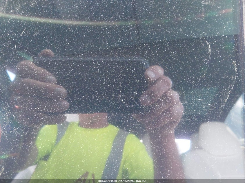 2016 Tesla Model X 60D/70D/75D/90D VIN: 5YJXCAE21GF002129 Lot: 43701563