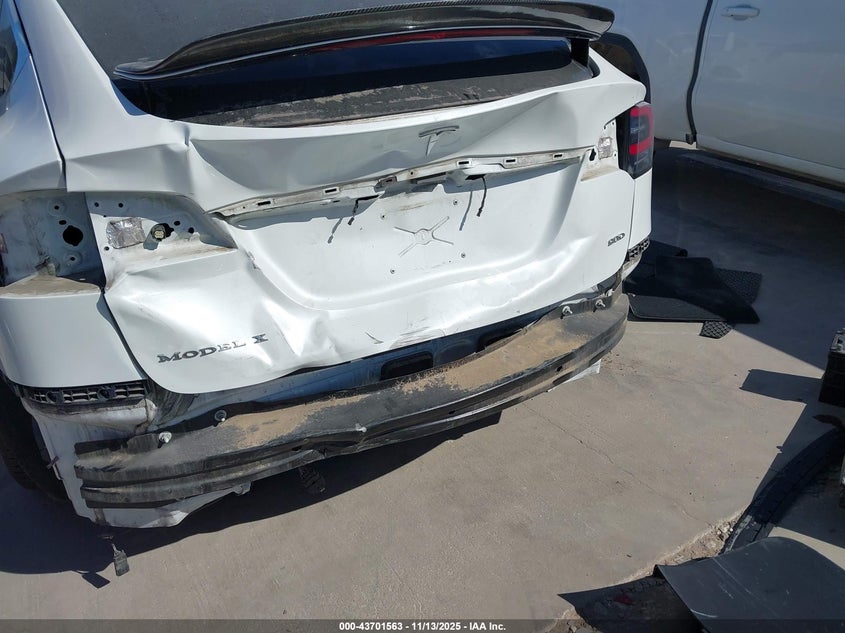 2016 Tesla Model X 60D/70D/75D/90D VIN: 5YJXCAE21GF002129 Lot: 43701563