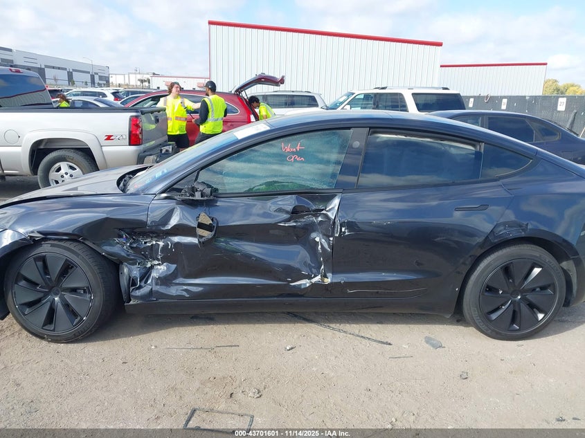 2024 Tesla Model 3 Long Range Dual Motor All-Wheel Drive/Rear-Wheel Drive VIN: 5YJ3E1EA0RF872795 Lot: 43701601