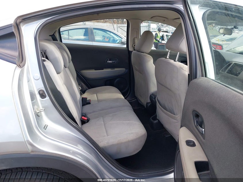 3CZRU6H32KG702990 2019 HONDA HR-V photo no. 8