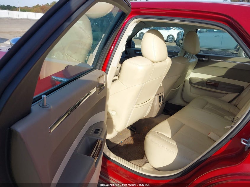 2008 Chrysler 300C Hemi VIN: 2C3LA63H98H173039 Lot: 43701737