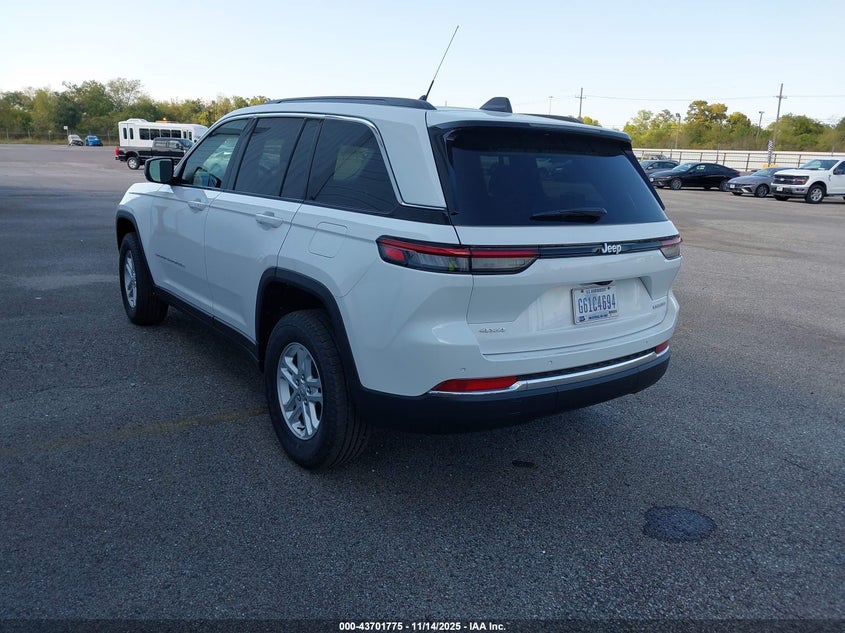1C4RJHAG2SC326110 2025 JEEP GRAND CHEROKEE photo no. 3