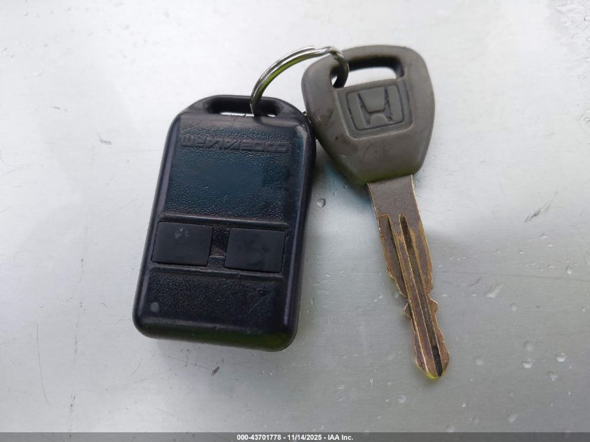 2000 Honda Accord 2.3 Lx VIN: 1HGCG6553YA050947 Lot: 43701778