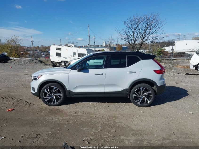 2021 Volvo Xc40 T5 R-Design VIN: YV4162UM3M2579729 Lot: 43701828