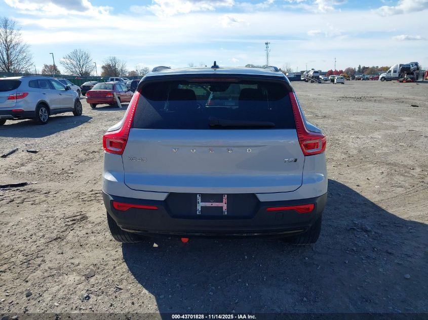 2021 Volvo Xc40 T5 R-Design VIN: YV4162UM3M2579729 Lot: 43701828