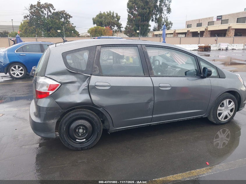2011 Honda Fit VIN: JHMGE8G30BS012735 Lot: 43701893