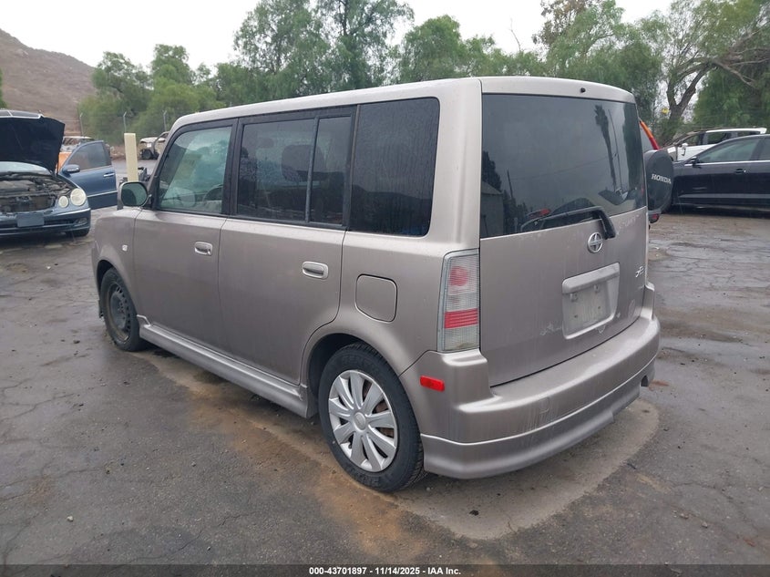 JTLKT324450182542 2005 SCION XB photo no. 3