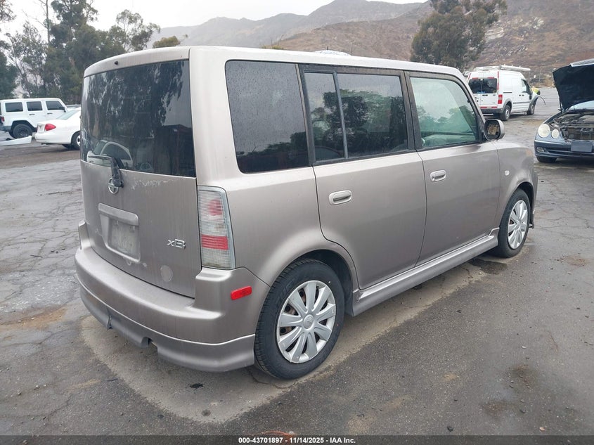 JTLKT324450182542 2005 SCION XB photo no. 4
