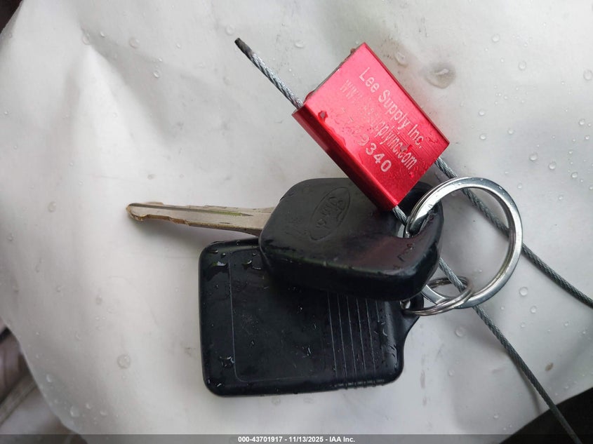 2001 Ford Escape Xls VIN: 1FMYU01151KB14561 Lot: 43701917