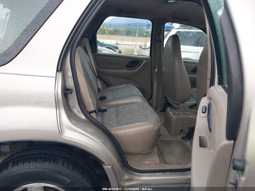 2001 Ford Escape Xls VIN: 1FMYU01151KB14561 Lot: 43701917