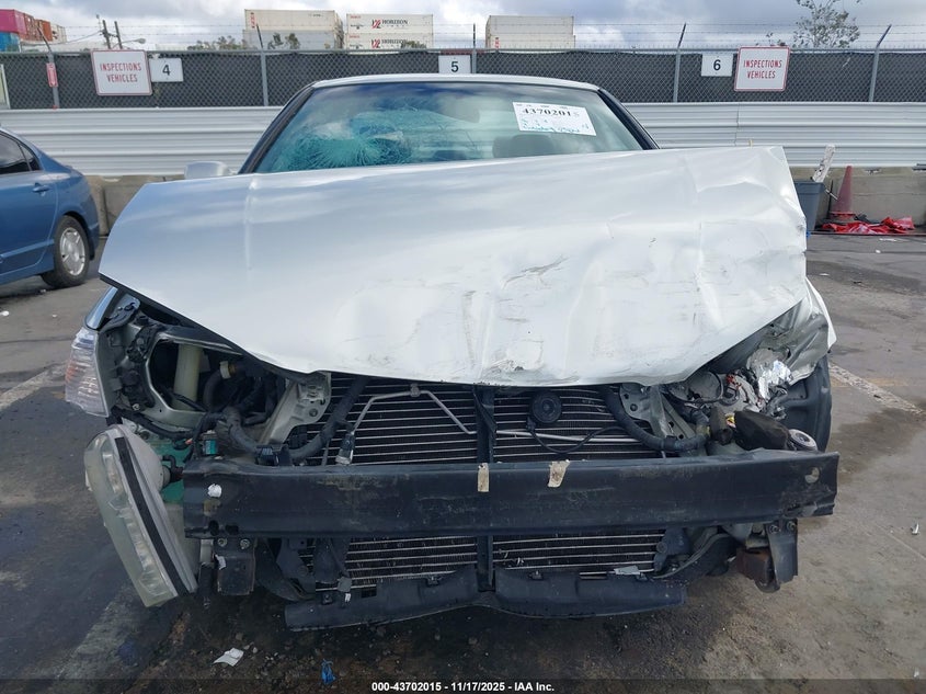 2000 Toyota Camry Xle V6 VIN: 4T1BF28K4YU104659 Lot: 43702015