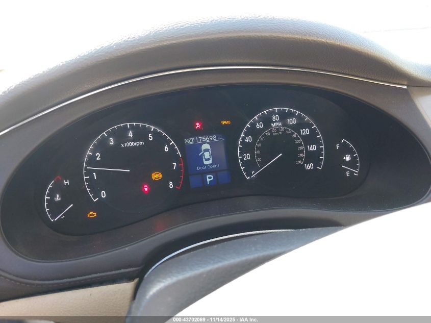 2009 Hyundai Genesis 3.8 VIN: KMHGC46E69U046594 Lot: 43702069