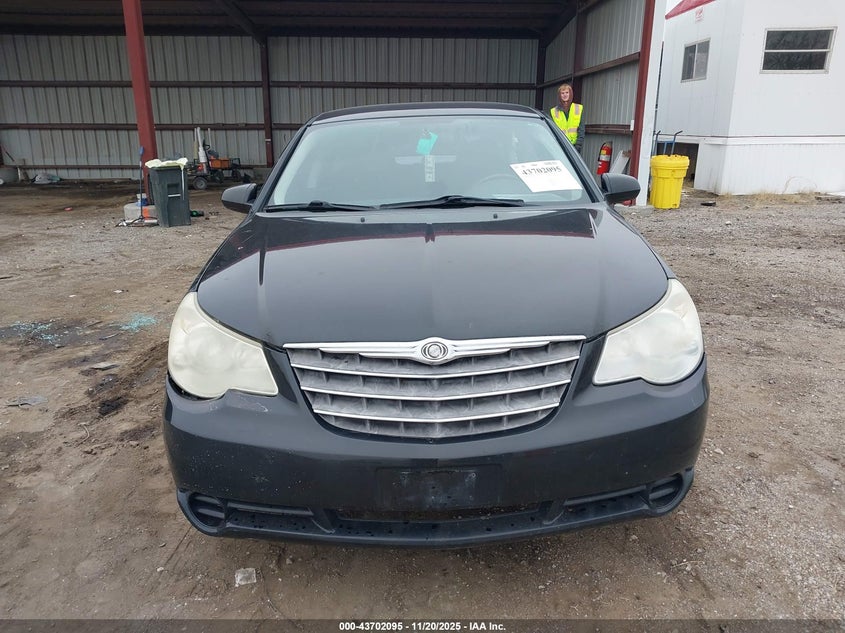2010 Chrysler Sebring Limited VIN: 1C3CC5FB2AN152607 Lot: 43702095