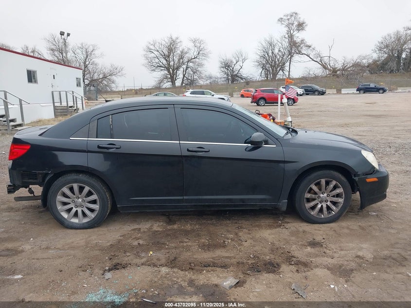 2010 Chrysler Sebring Limited VIN: 1C3CC5FB2AN152607 Lot: 43702095