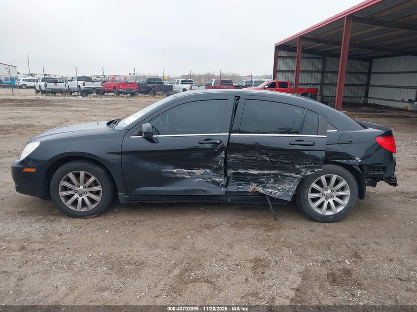 2010 Chrysler Sebring Limited VIN: 1C3CC5FB2AN152607 Lot: 43702095