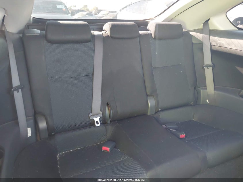 2005 Scion Tc VIN: JTKDE177450026399 Lot: 43702138