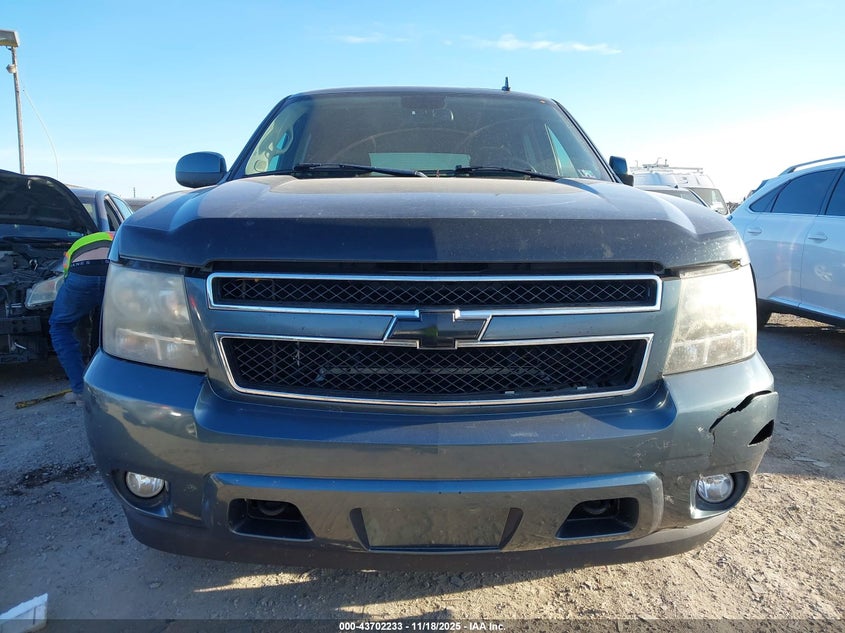 2008 Chevrolet Tahoe Lt VIN: 1GNFK13028J123740 Lot: 43702233