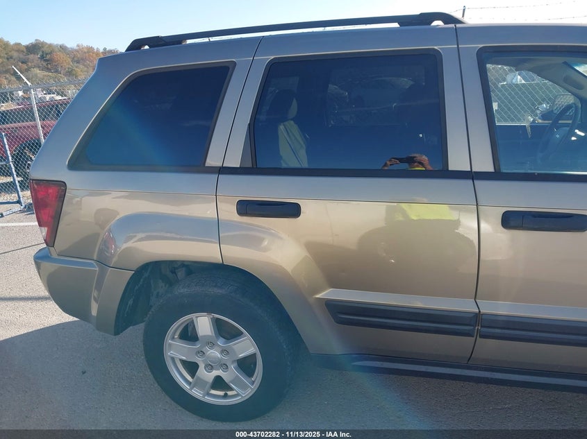 1J4HR48N55C589384 2005 JEEP GRAND CHEROKEE photo no. 13