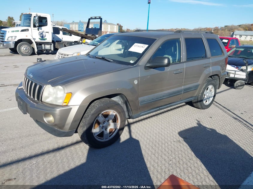 1J4HR48N55C589384 2005 JEEP GRAND CHEROKEE photo no. 2