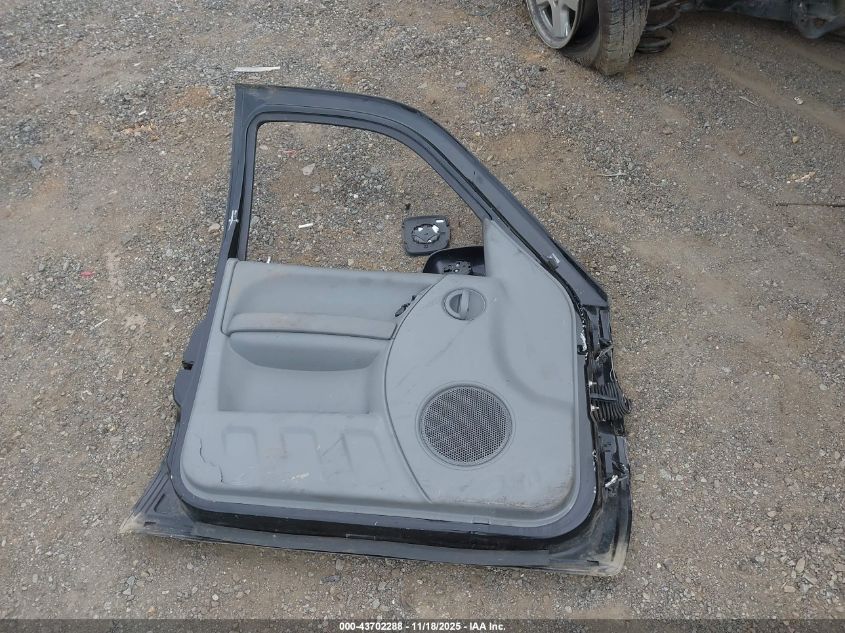 2005 Jeep Liberty Sport VIN: 1J4GL48555W583256 Lot: 43702288