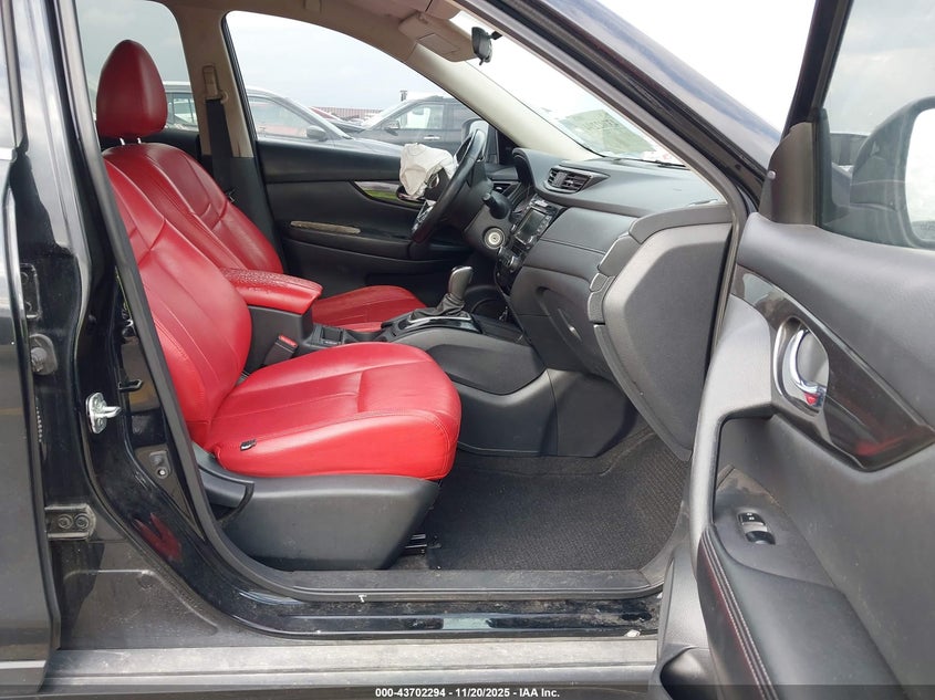 5N1AT2MT9KC745063 2019 NISSAN ROGUE photo no. 5