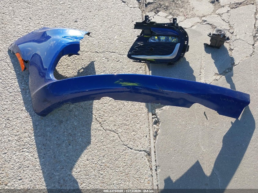 2021 Chrysler Pacifica Hybrid Pinnacle VIN: 2C4RC1N76MR572437 Lot: 43702309