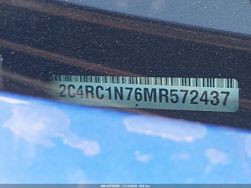 2021 Chrysler Pacifica Hybrid Pinnacle VIN: 2C4RC1N76MR572437 Lot: 43702309