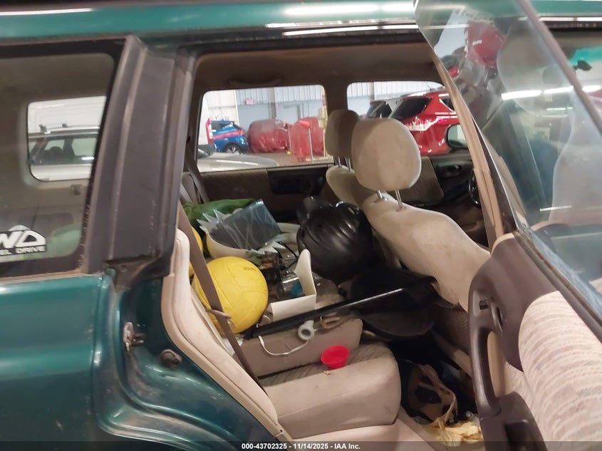 2000 Subaru Forester S VIN: JF1SF655XYH726501 Lot: 43702325