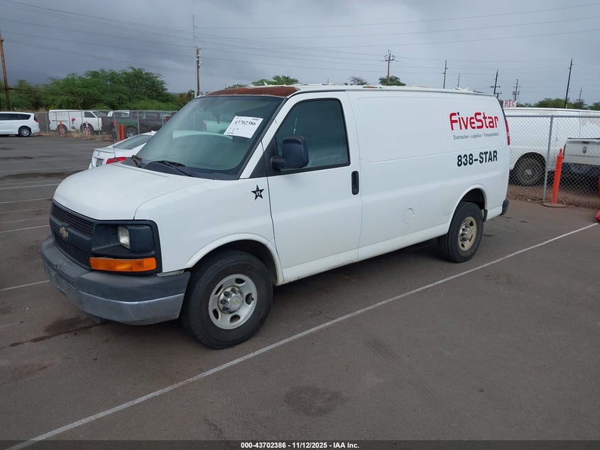 1GCWGFBA7B1155415 2011 CHEVROLET EXPRESS photo no. 2