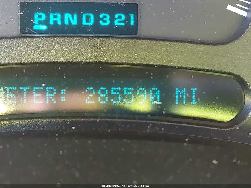 2005 Chevrolet Tahoe Z71 VIN: 1GNEK13T35R165546 Lot: 43702434