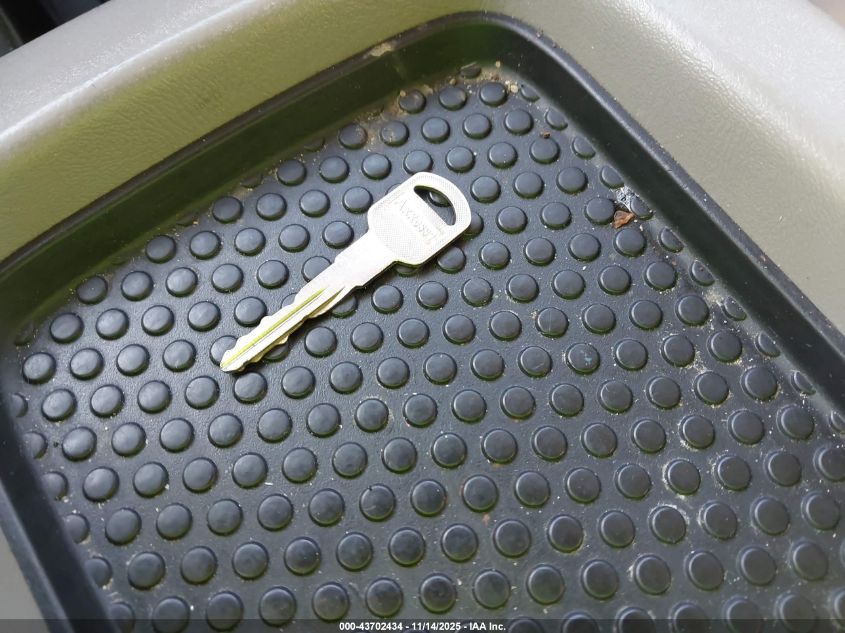 2005 Chevrolet Tahoe Z71 VIN: 1GNEK13T35R165546 Lot: 43702434