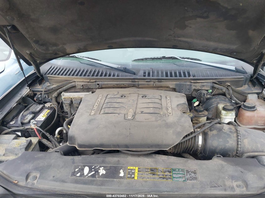 2004 Lincoln Navigator VIN: 5LMFU28RX4LJ43628 Lot: 43702452