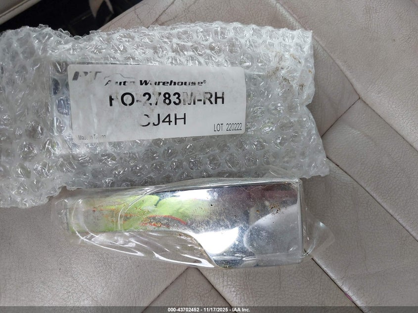 2004 Lincoln Navigator VIN: 5LMFU28RX4LJ43628 Lot: 43702452