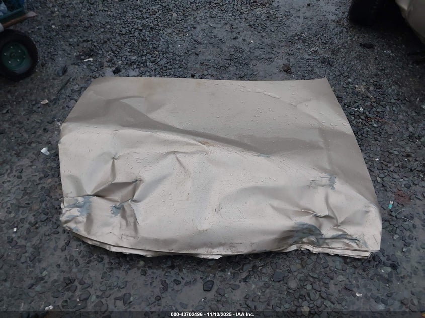 2000 Ford Crown Victoria Lx VIN: 2FAFP74W9YX100422 Lot: 43702496