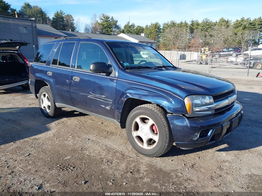1GNDT13S682205583 2008 CHEVROLET TRAILBLAZER photo no. 3