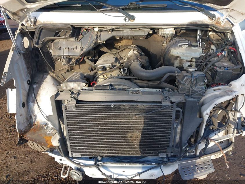 2003 Dodge Sprinter Van 2500 Super High Ceiling VIN: WD2YD742635570943 Lot: 43702648