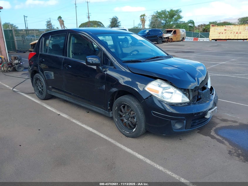 2009 Nissan Versa 1.8S VIN: 3N1BC13E29L446845 Lot: 43702651