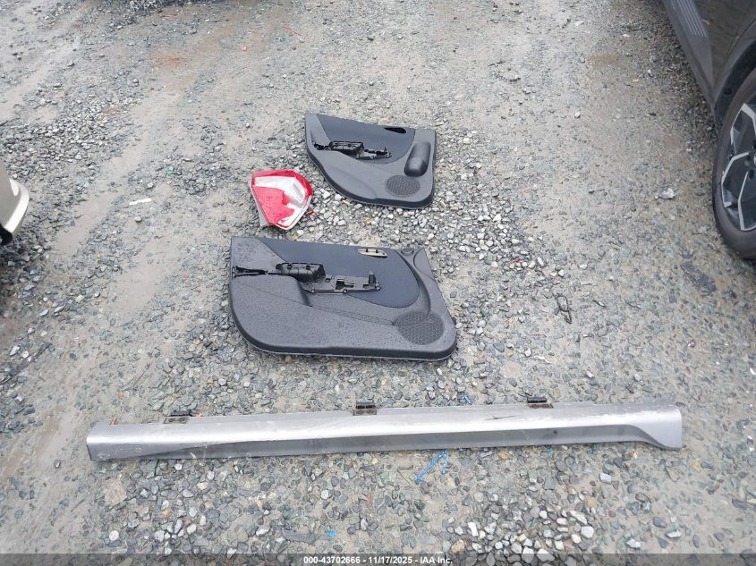 2007 Honda Fit Sport VIN: JHMGD38697S046730 Lot: 43702666