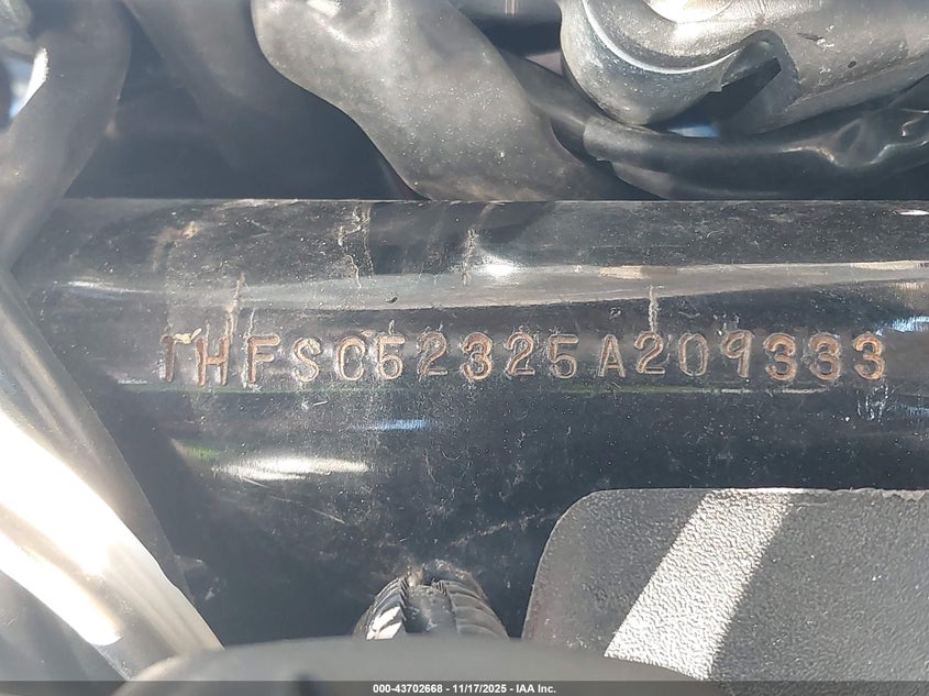 1HFSC52325A209333 2005 HONDA VTX photo no. 10