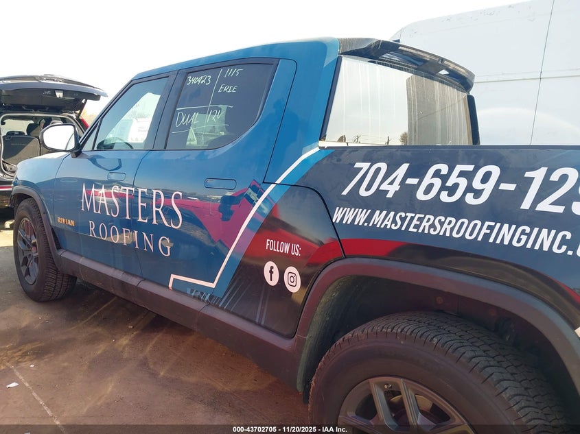 2023 Rivian R1T Adventure Quad Motor Large Pack VIN: 7FCTGAAA1PN017807 Lot: 43702705