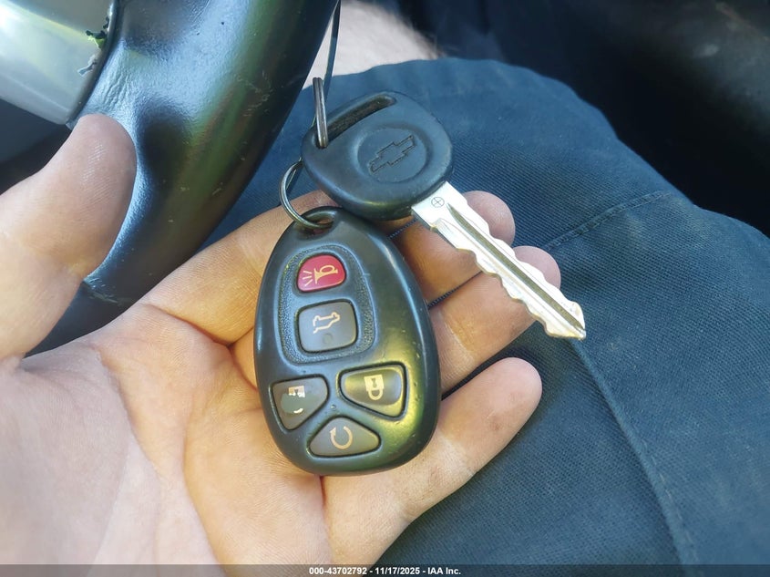 2008 Chevrolet Tahoe Lt VIN: 1GNFK13028R210359 Lot: 43702792