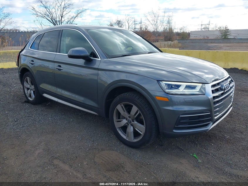 AUDI Q5 2.0T PREMIUM/2.0T TECH PREMIUM
